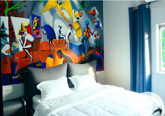 福贡对于酒店的墙体彩绘而言更注重哪些方面？